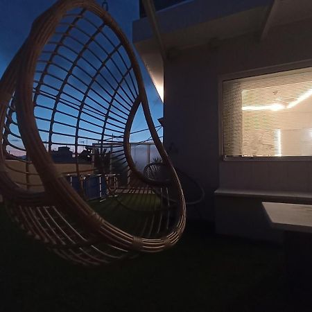 Tiny Central Penthouse, Big Terrace كالاماتا المظهر الخارجي الصورة