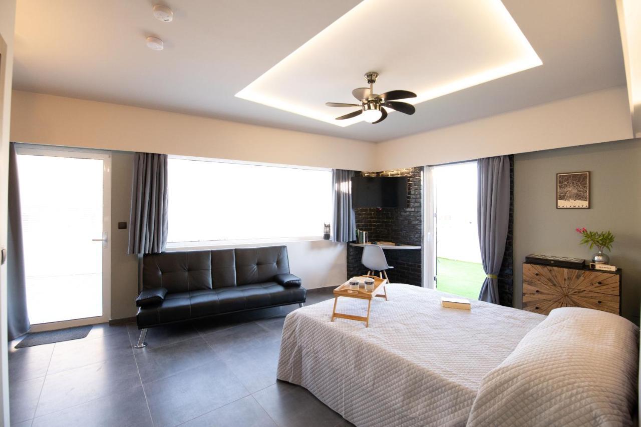 Tiny Central Penthouse, Big Terrace كالاماتا المظهر الخارجي الصورة